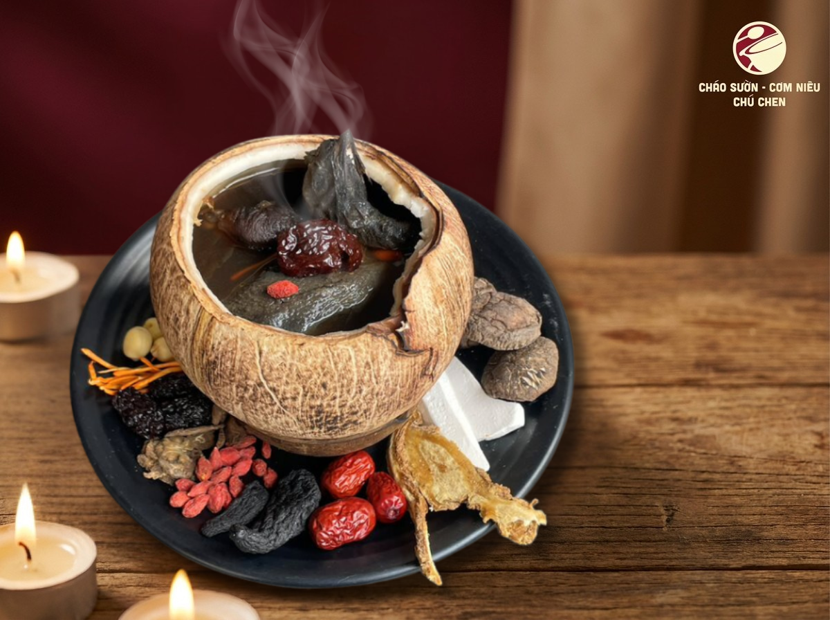 Gà Tiềm Trái Dừa: Tinh Hoa Dưỡng Sinh Từ 9 Vị Thảo Mộc Quý Tại Chú Chen